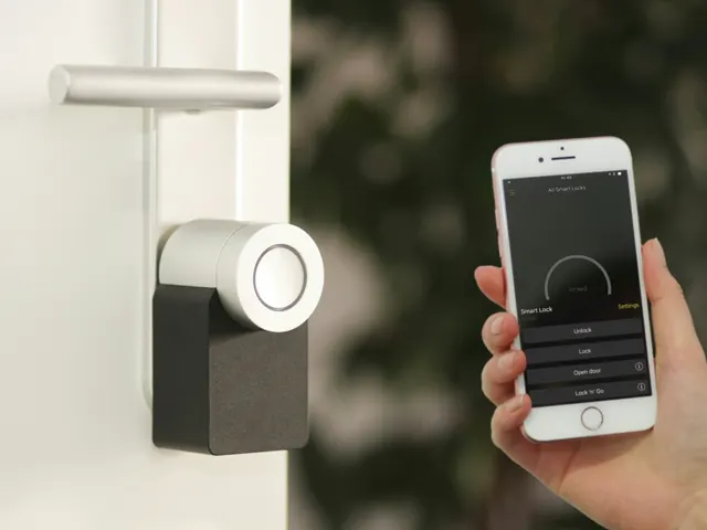 Smart-Home-Geräte als Symbol für vernetzte Haustechnik